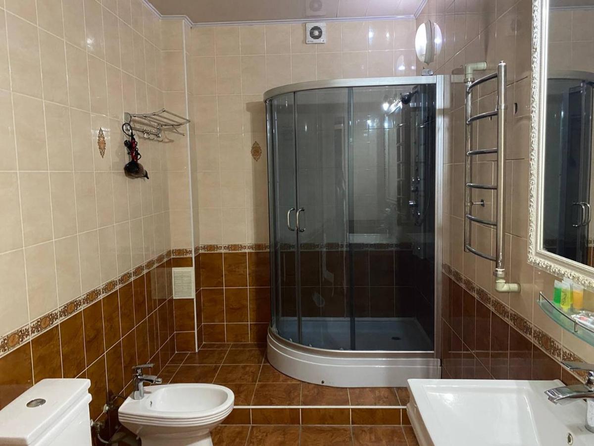 King House Hotel Biskek Kültér fotó