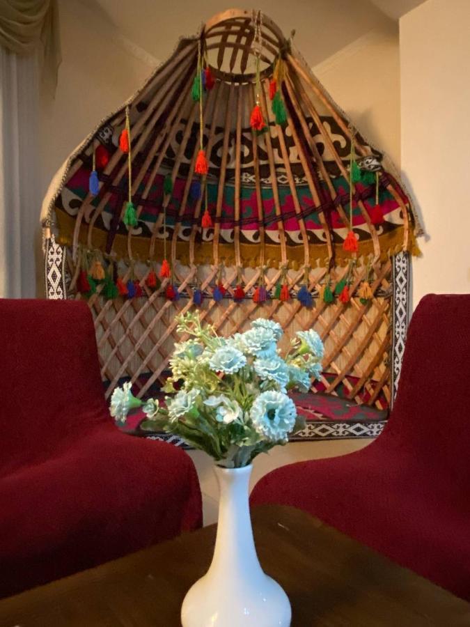 King House Hotel Biskek Kültér fotó
