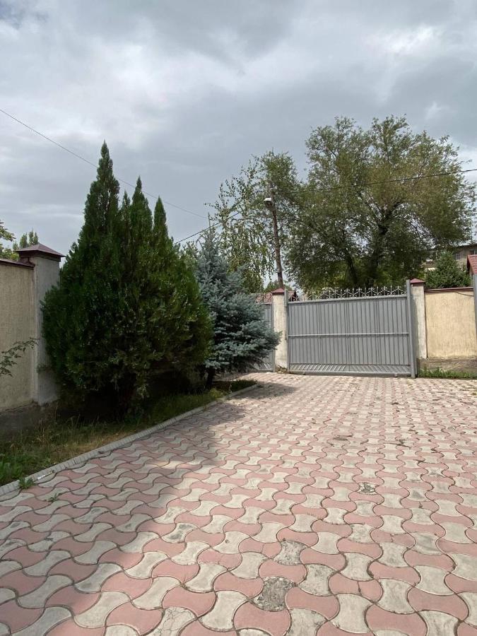 King House Hotel Biskek Kültér fotó