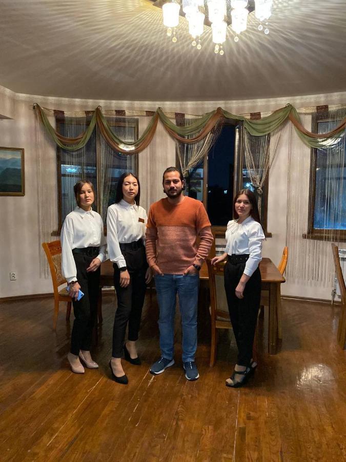 King House Hotel Biskek Kültér fotó
