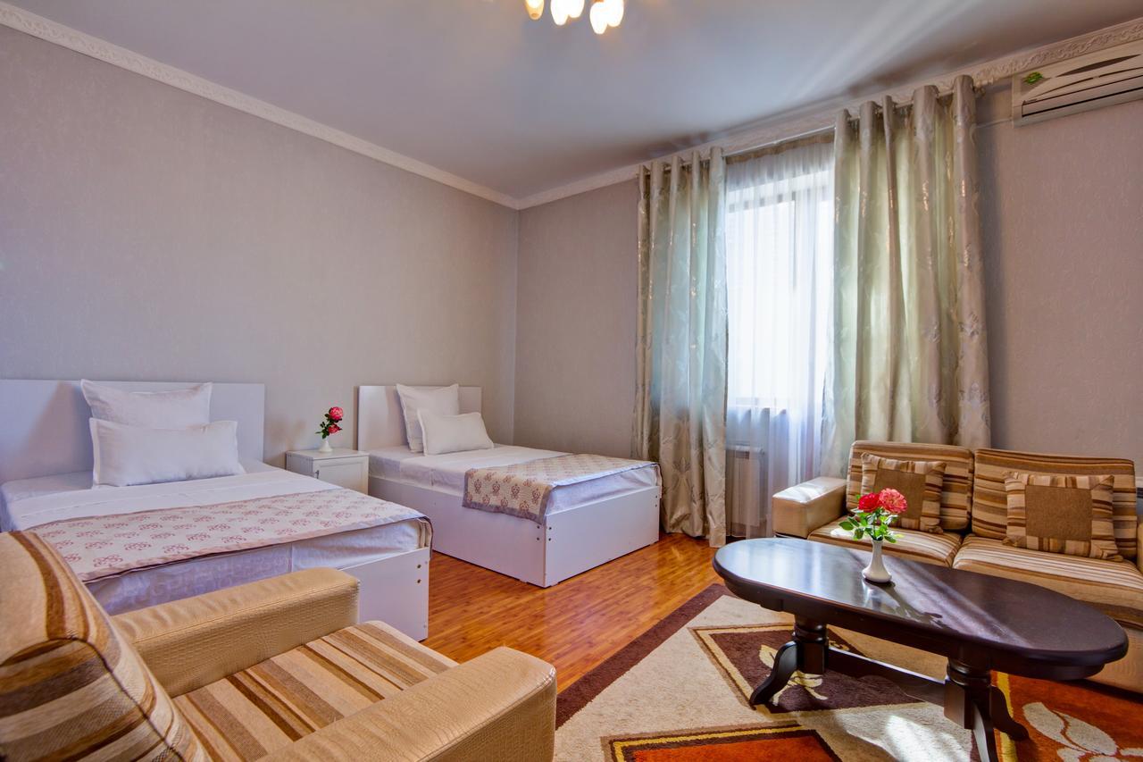 King House Hotel Biskek Kültér fotó