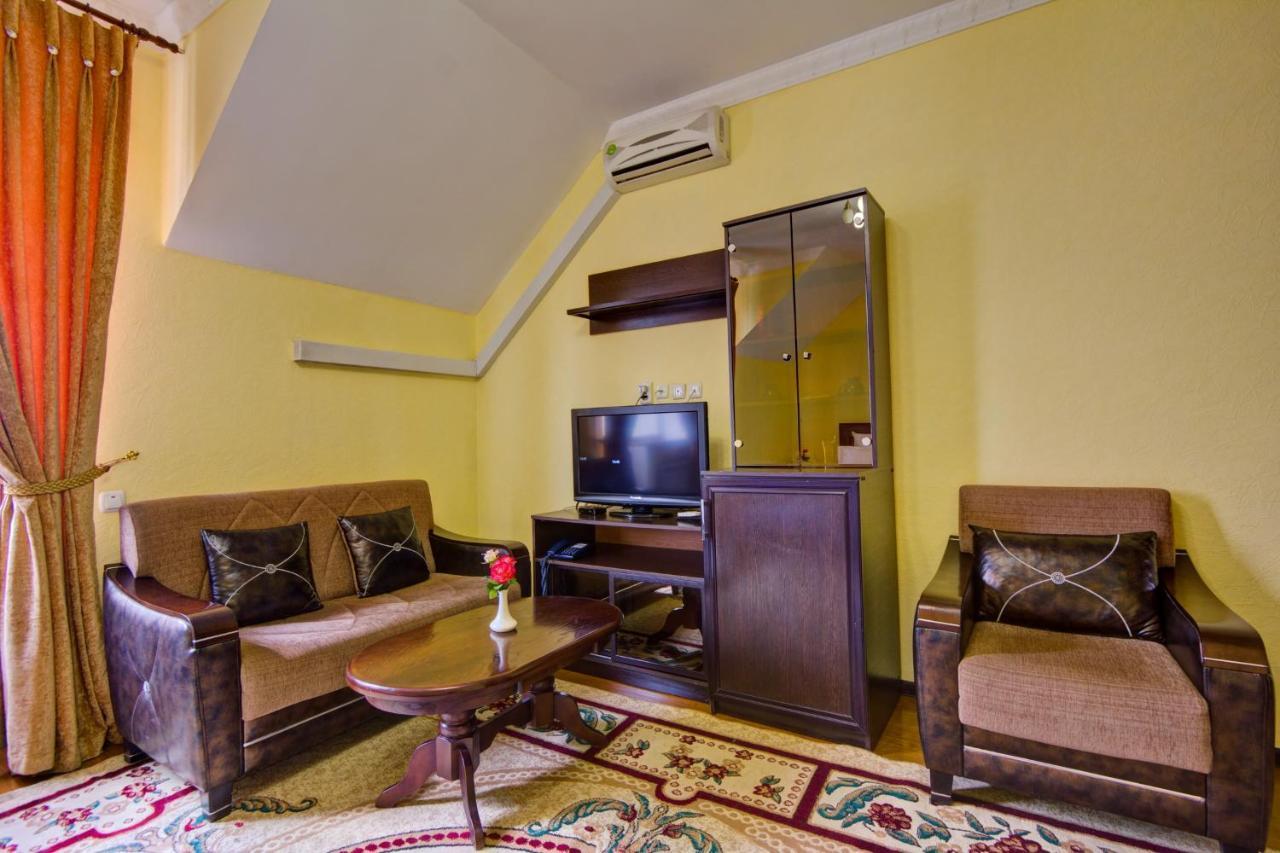 King House Hotel Biskek Kültér fotó