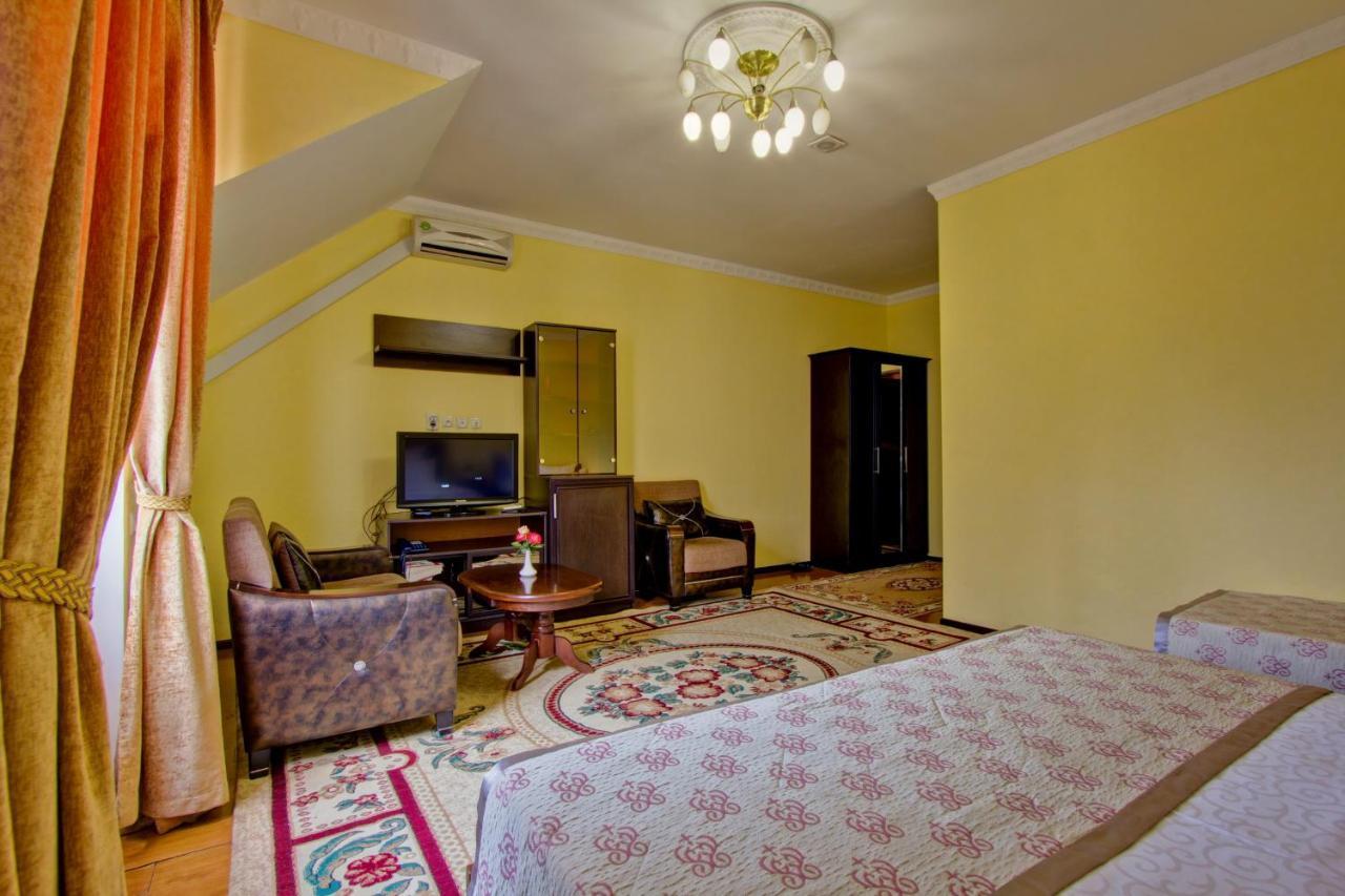 King House Hotel Biskek Kültér fotó
