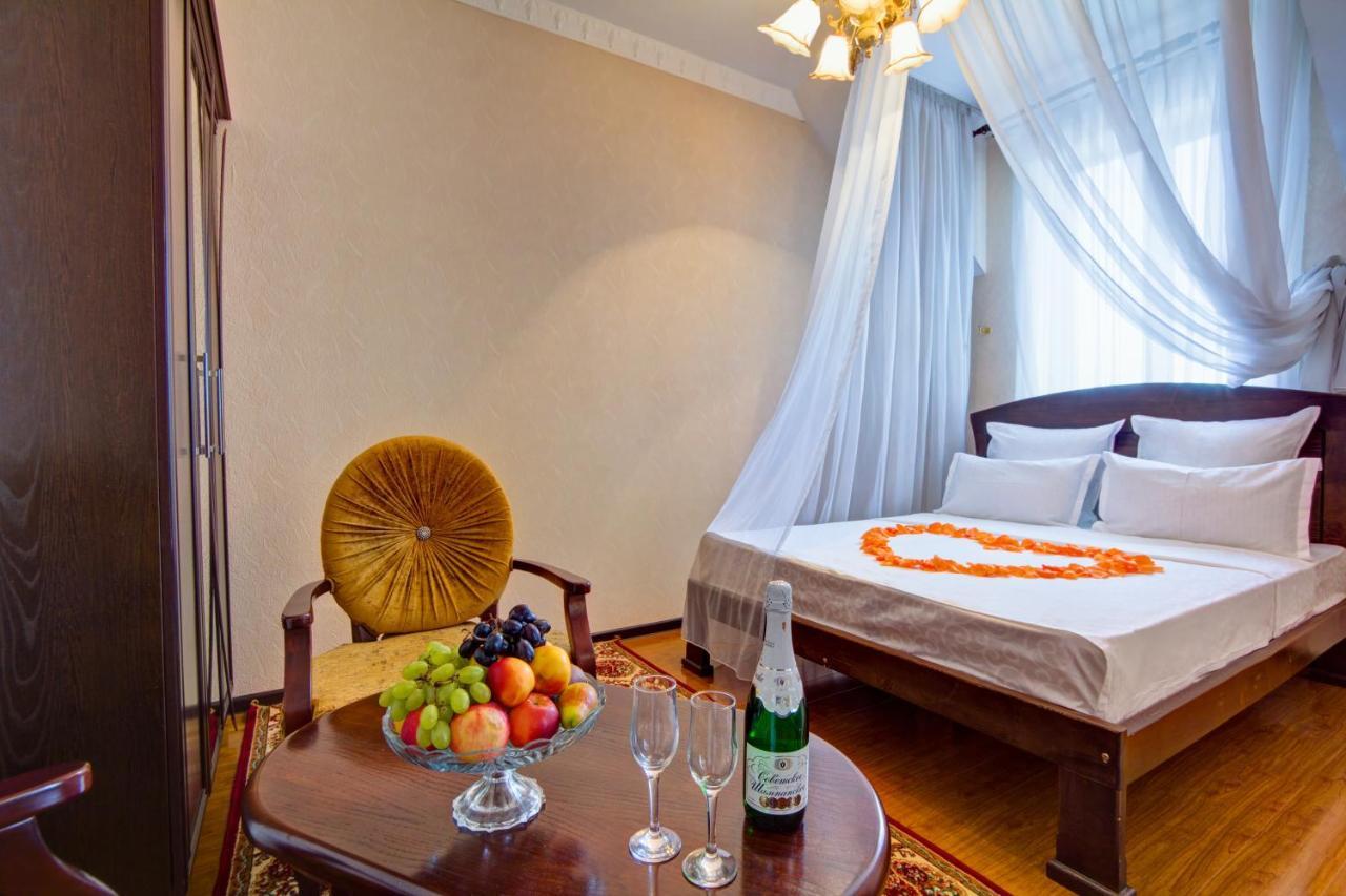 King House Hotel Biskek Kültér fotó