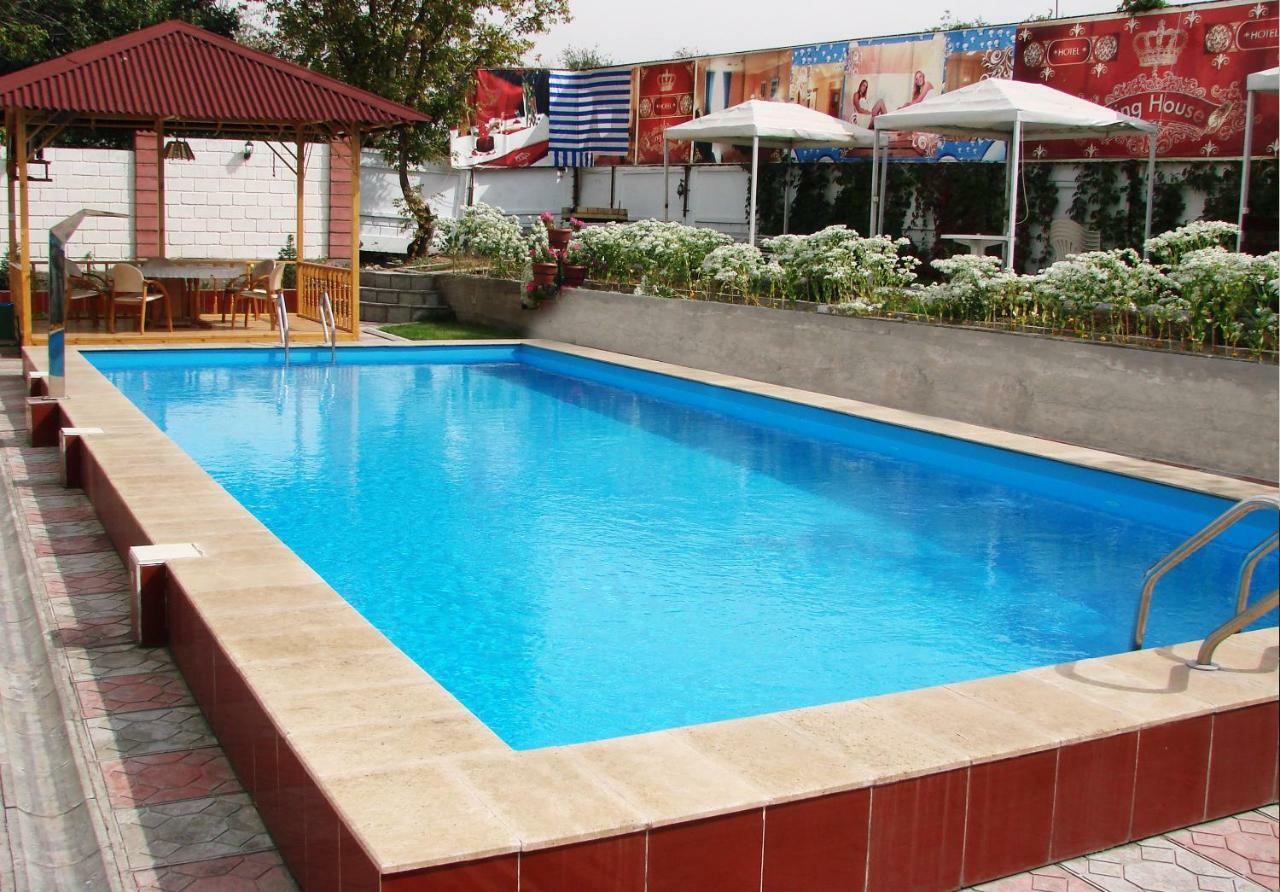 King House Hotel Biskek Kültér fotó