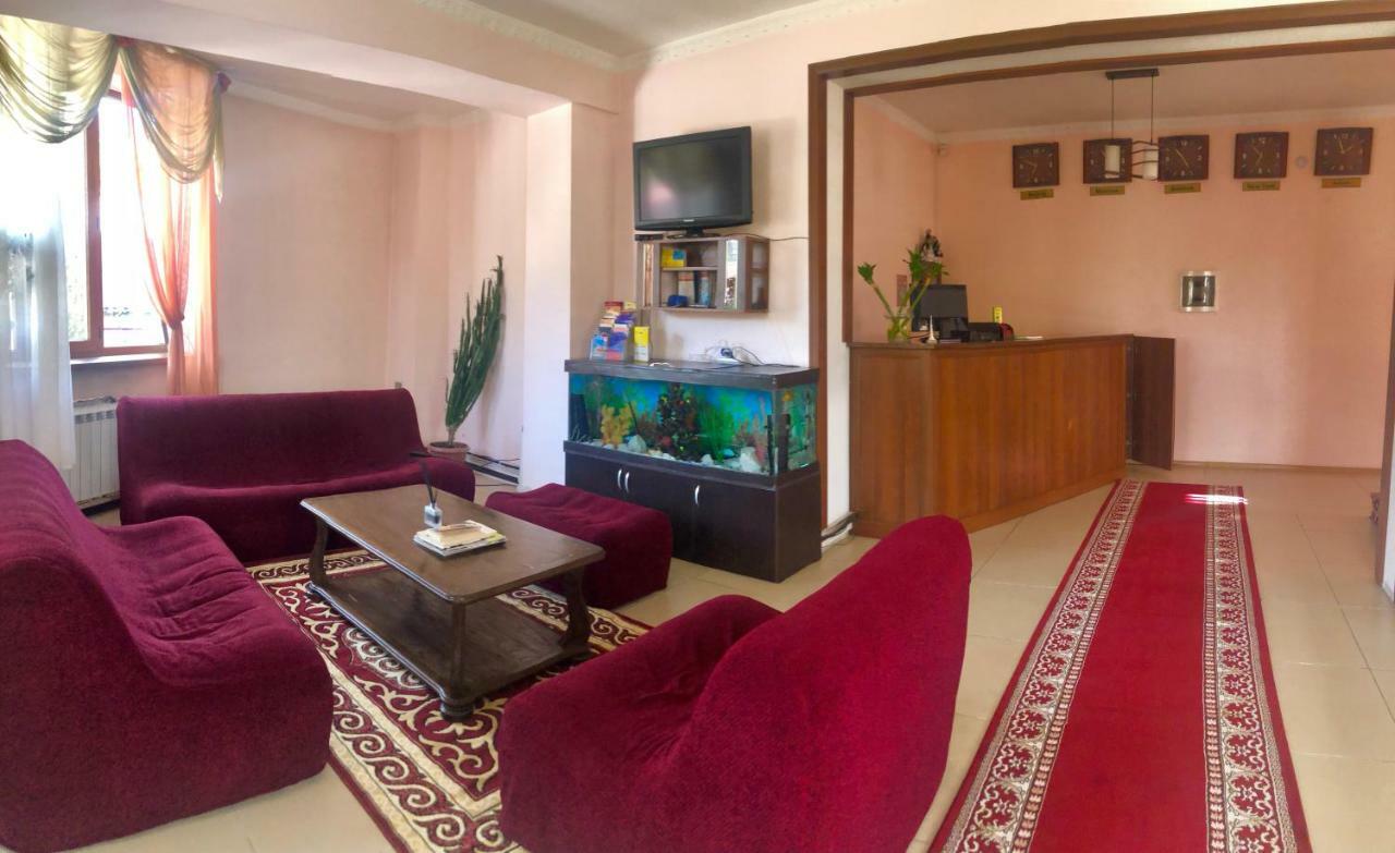 King House Hotel Biskek Kültér fotó